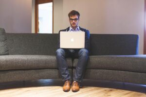 フリーランスが案件がなくなることへの不安を解消する方法は？